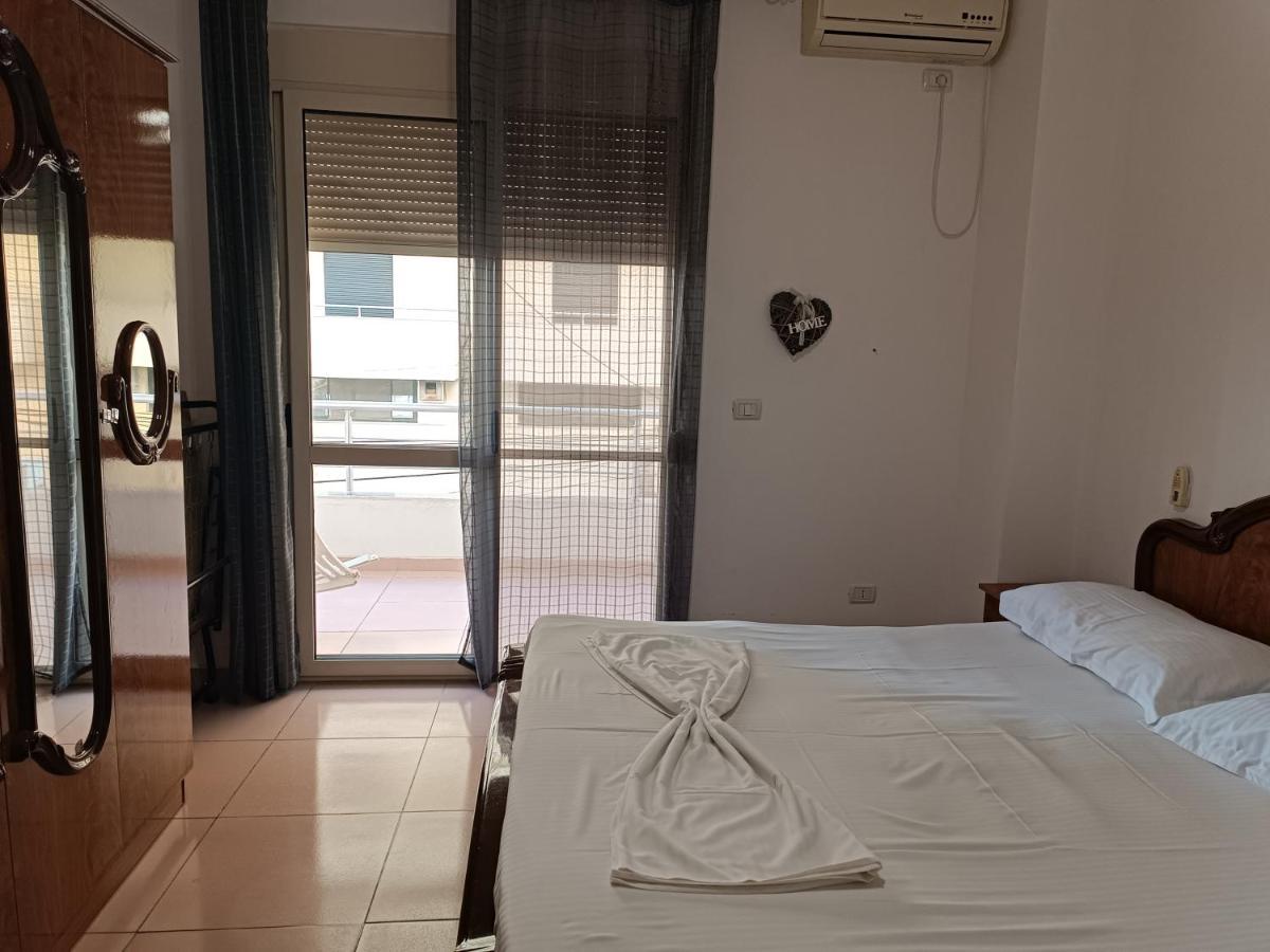 Calm Blue Sea Apartment Durres Bagian luar foto
