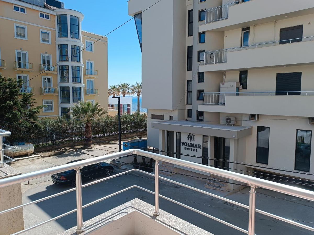 Calm Blue Sea Apartment Durres Bagian luar foto