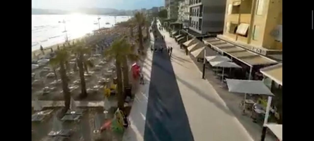 Calm Blue Sea Apartment Durres Bagian luar foto