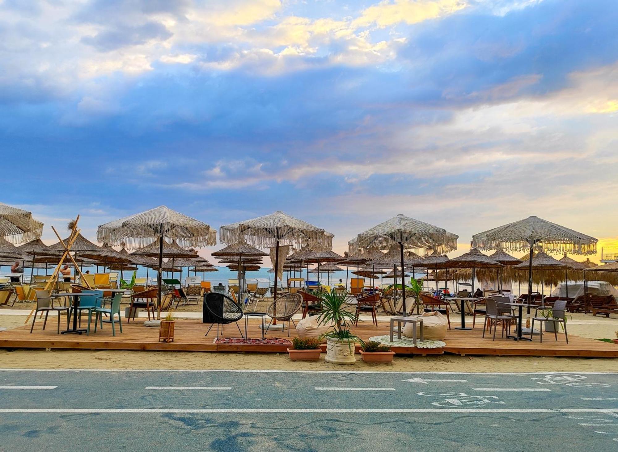 Calm Blue Sea Apartment Durres Bagian luar foto