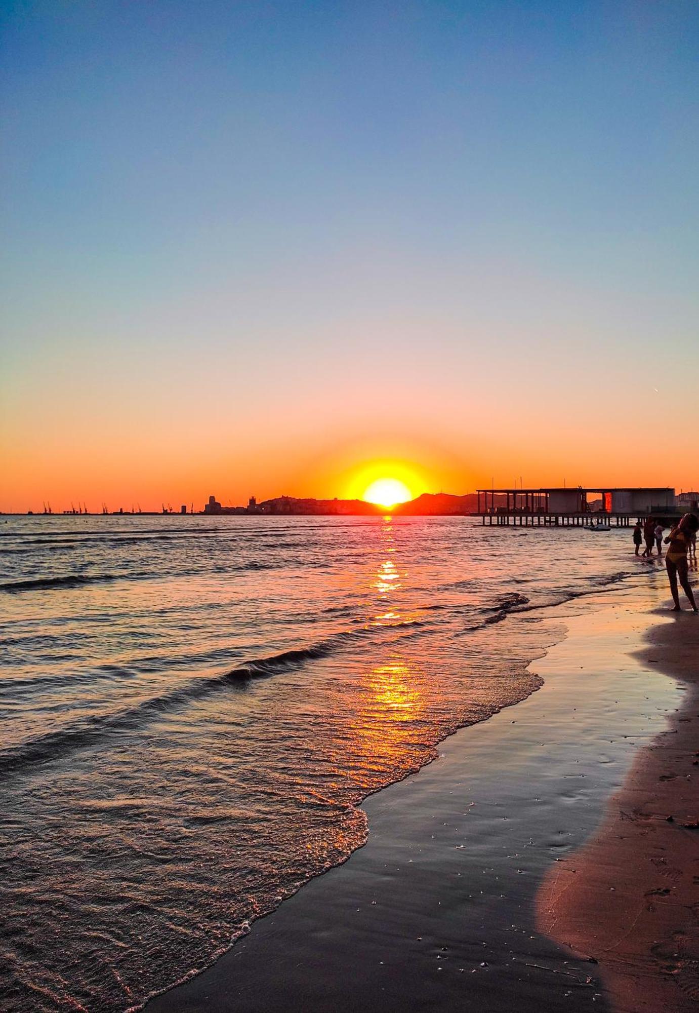 Calm Blue Sea Apartment Durres Bagian luar foto